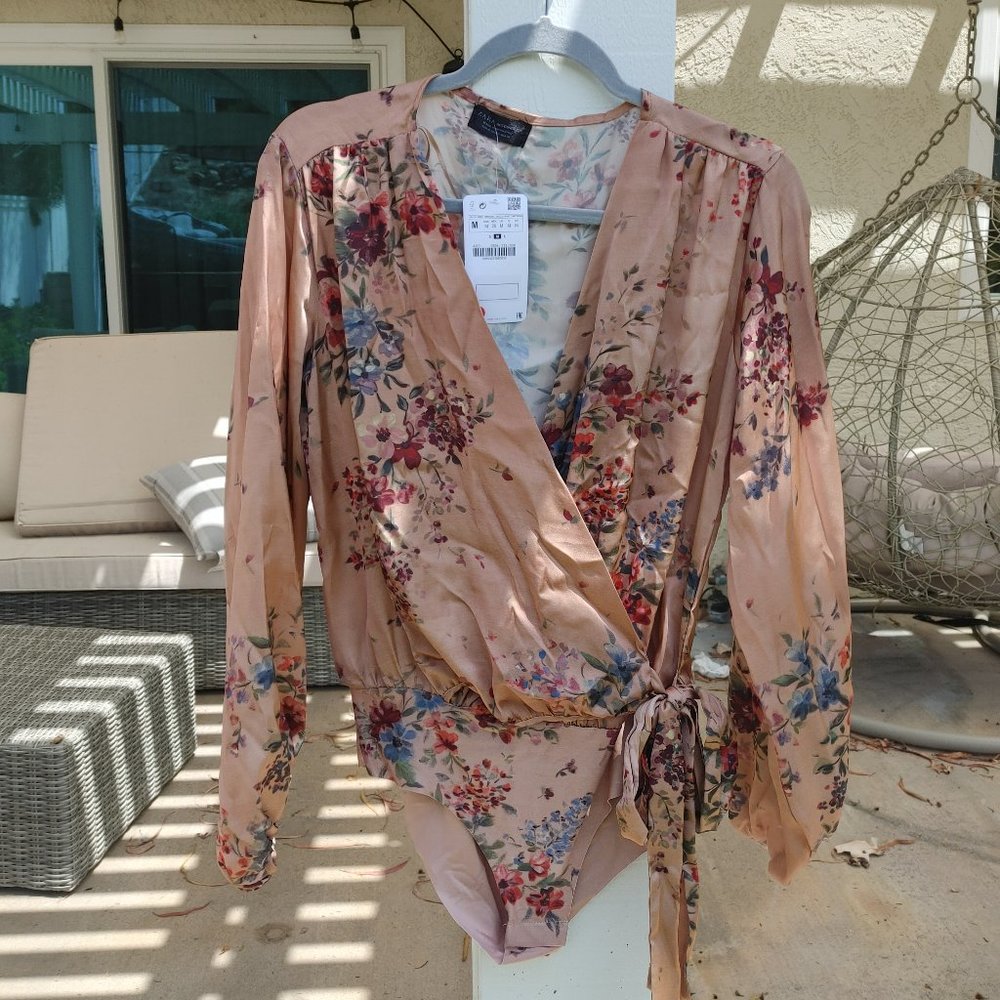NWT Zara Wrap Floral Bodysuit. M - Picture 2 of 5